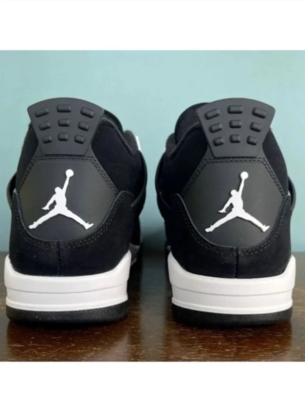 Air Jordan 4 Retro White Thunder